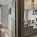 One-bedroom And Modern Apartman *
