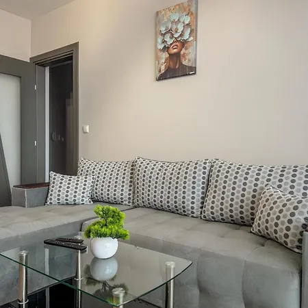 Апартамент One-bedroom And Modern *