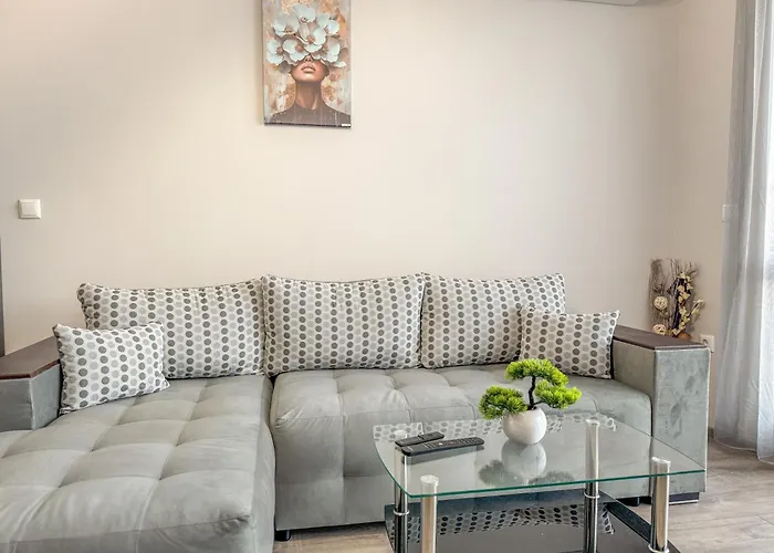 One-bedroom And Modern *