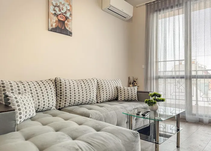 One-bedroom And Modern *